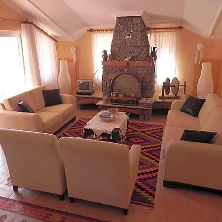 Sleeps 11 Pool Air Con Wifi וילה *