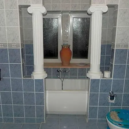 Sleeps 11 Pool Air Con Wifi